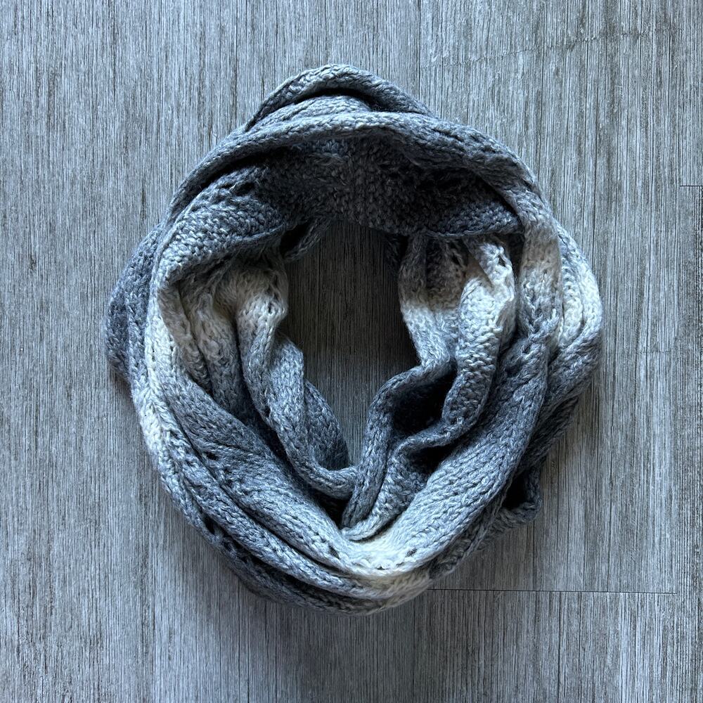 American Eagle Gray/White Ombré Soft Open Knit Infinity Winter Scarf 14x52”